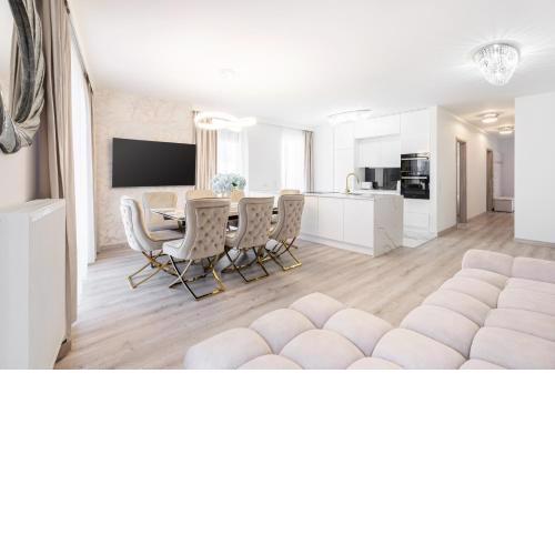 Corvin 5 Stars Luxury Apartment with Free Parking