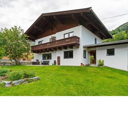 Cosy Apartment in M hlbach with Balcony