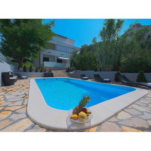Cosy apartment in Pag