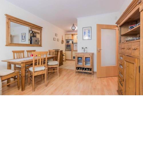 Cosy Pet-friendly flat w balcony @ Orczy Garden