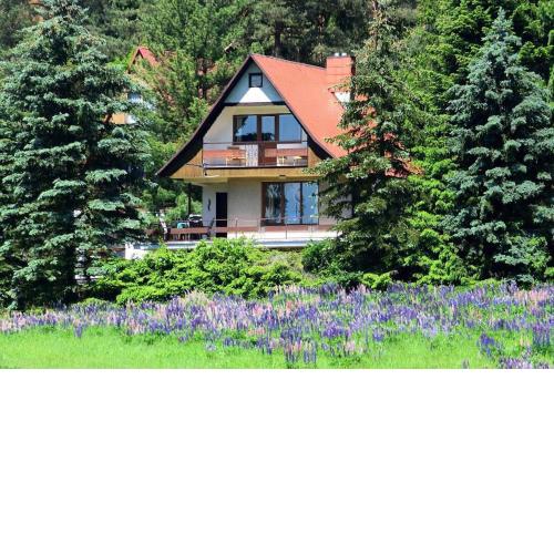 Cottage right next to the forest with a beautiful view of the valley