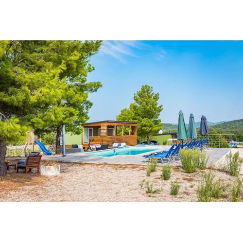 Cozy and Chic Little House with Pool Ivinj-1 Vodice