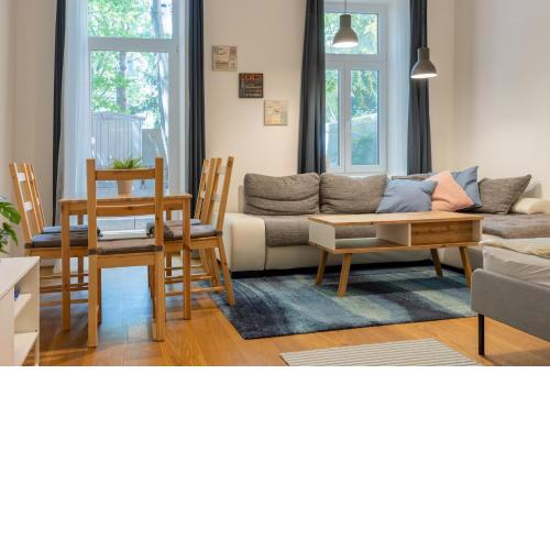 Cozy Apartment, 2 Private terraces, 8 min to city center