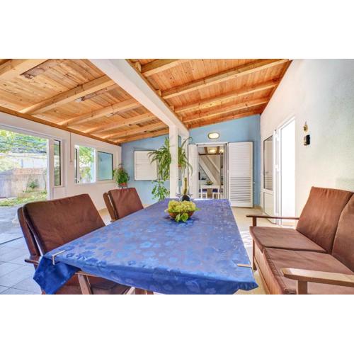 Cozy apartment ANALIA near beautiful beach