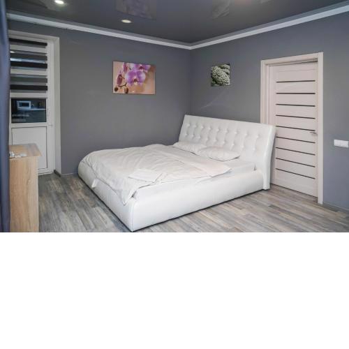 Cozy apartment in a new building close to the downtown