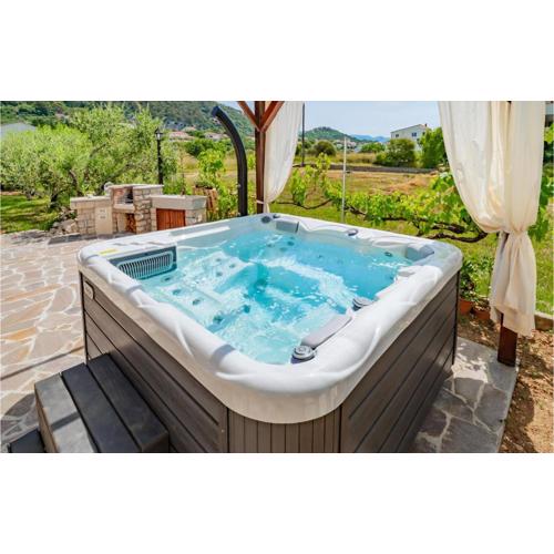 Cozy Apartment In Barbat With Jacuzzi