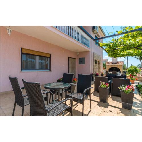 Cozy Apartment In Biograd Na Moru