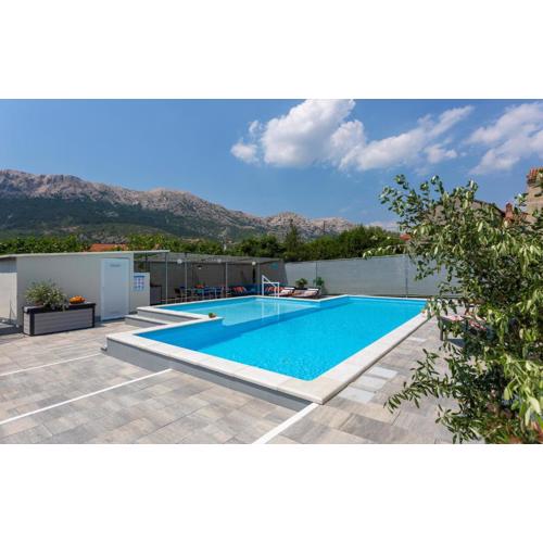 Cozy Apartment In Draga Bascanska
