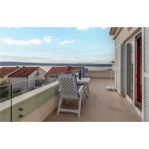 Cozy Apartment In Dramalj With Wifi