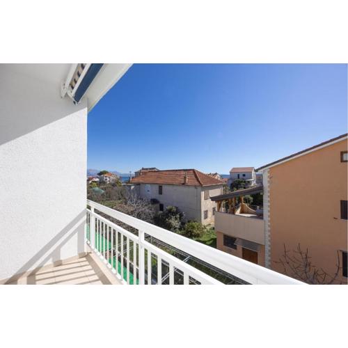 Cozy Apartment In Kastel Stafilic