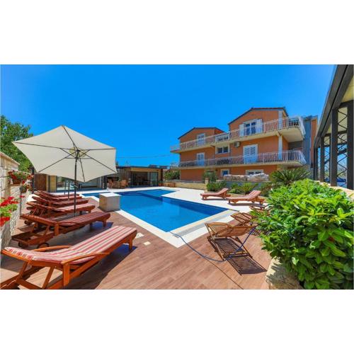 Cozy Apartment In Kastel Stari