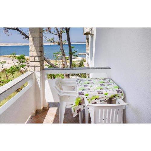 Cozy Apartment In Kustici With Wifi