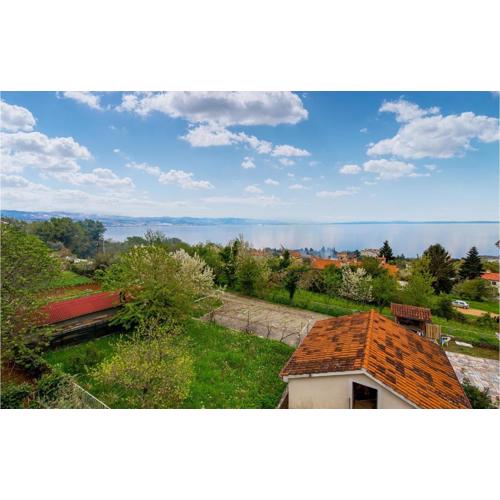 Cozy Apartment In Lovran With Wifi