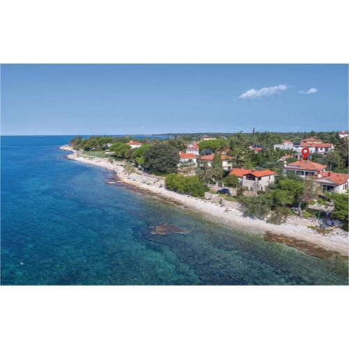 Cozy Apartment In Lovrecica With Wifi