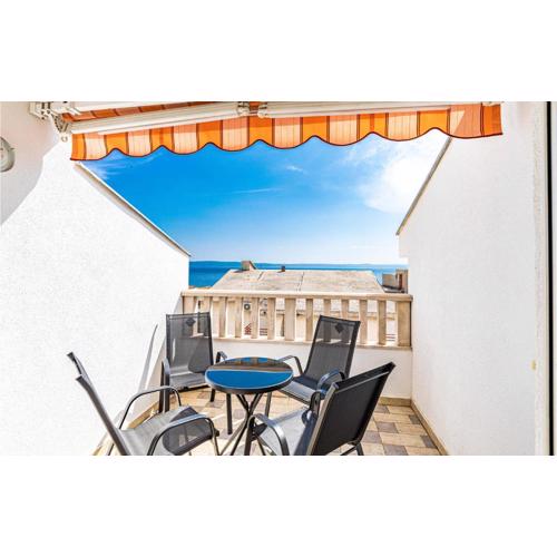 Cozy Apartment In Makarska With Wifi