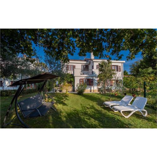 Cozy Apartment In Malinska With Kitchen