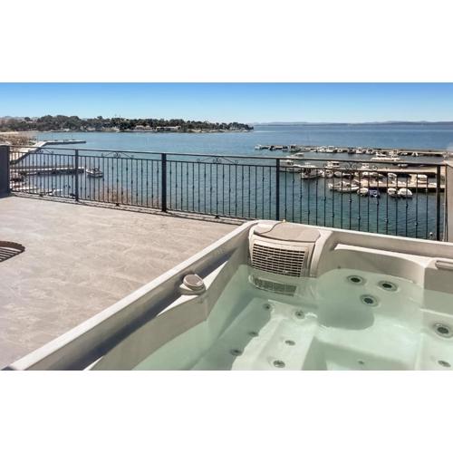 Cozy Apartment In Petrcane With Jacuzzi
