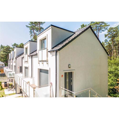 Cozy Apartment In Pobierowo With Wifi