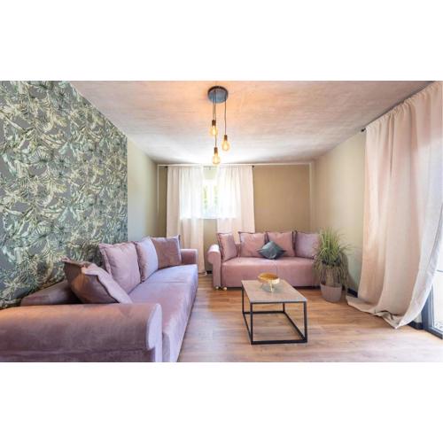 Cozy Apartment In Podstrana