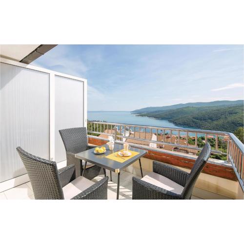 Cozy Apartment In Rabac With Kitchen