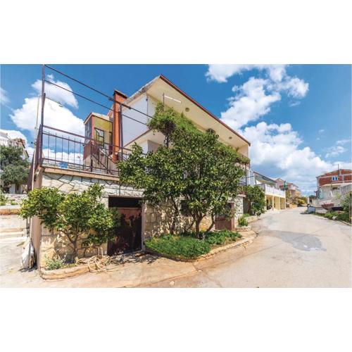Cozy Apartment In Seget Vranjica