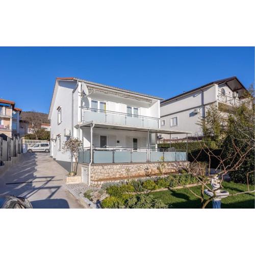 Cozy Apartment In Selce With Wifi