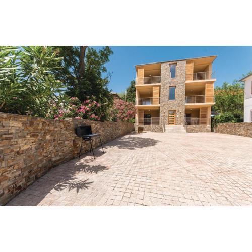 Cozy Apartment In Starigrad Paklenica