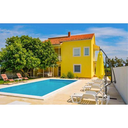 Cozy Apartment In Sveti Filip I Jakov