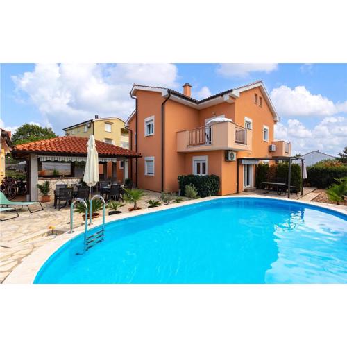 Cozy Apartment In Sveti Vid-Miholjice