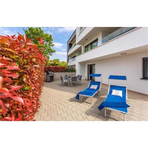 Cozy Apartment In Vantacici With Wifi