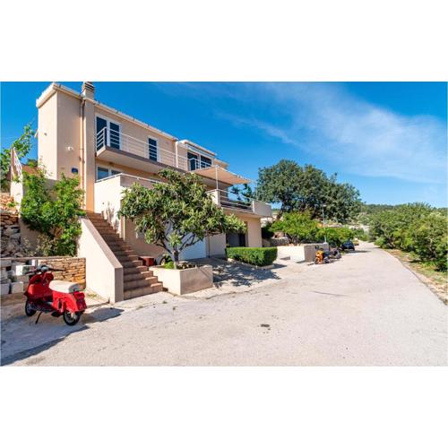 Cozy Apartment In Vela Luka