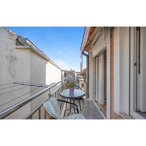 Cozy Apartment In Vodice With Wifi