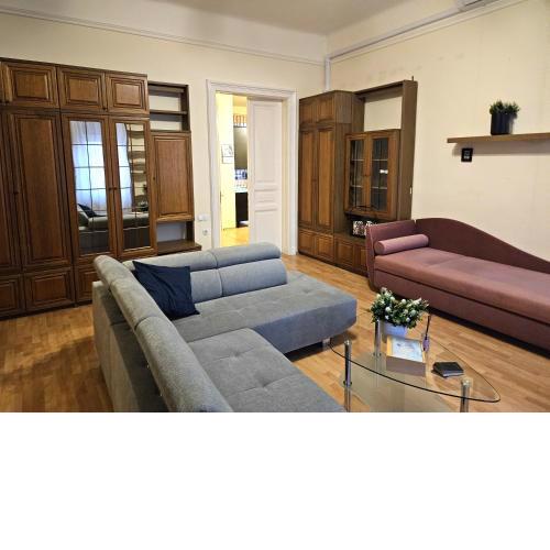 Cozy apartment near Kalvin square