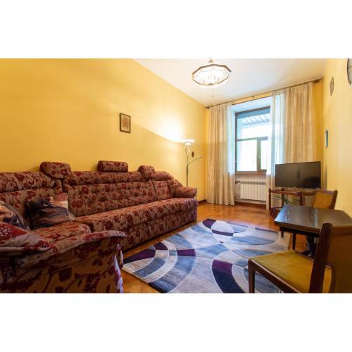 Cozy apartment on Nezalezhnosti Avenue