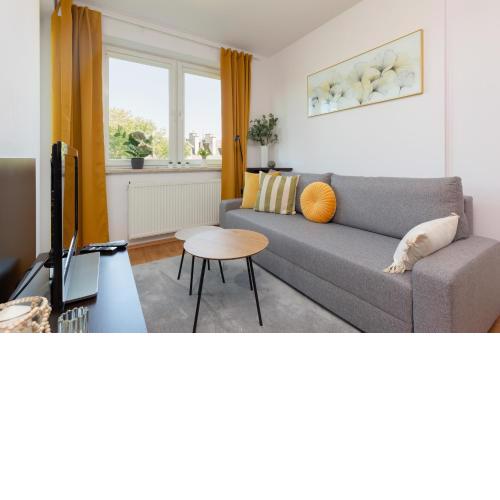 Cozy Apartment with Balcony Warszawa by Noclegi Renters