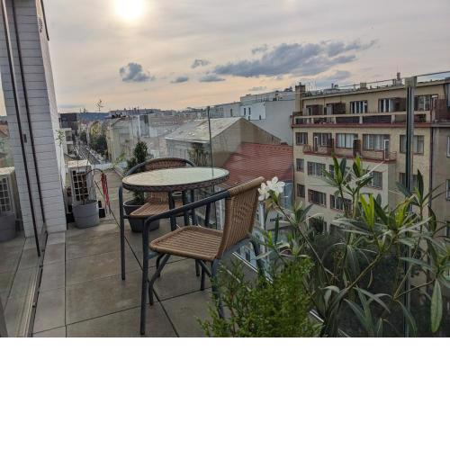 Cozy Apartment with Big Terrace in Central Prague - Karlín
