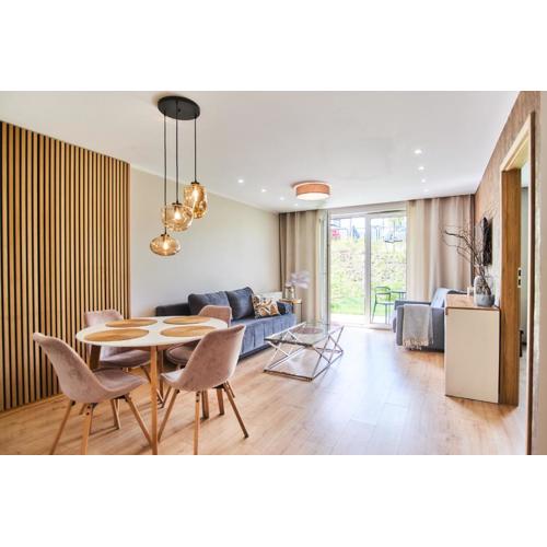 Cozy Apartment with Garden - Free Private Parking Gdańsk