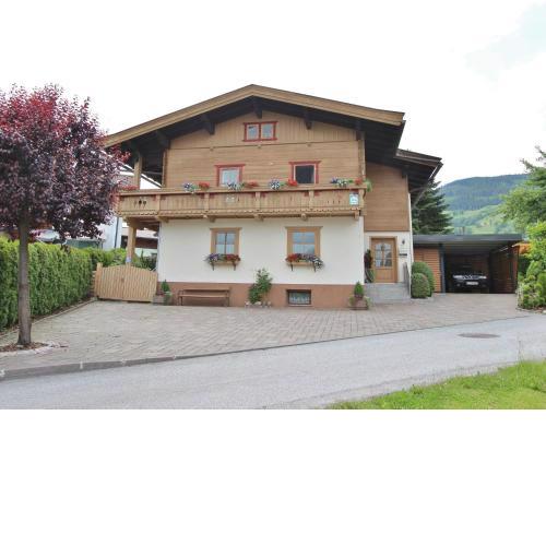 Cozy apartment with garden in Salzburger Land