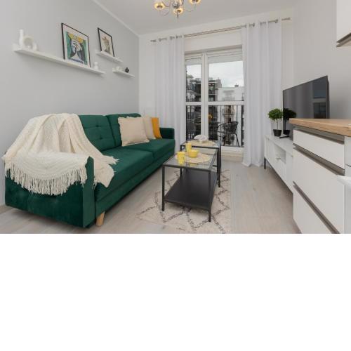 Cozy Apartment with Parking Bakalarska by Noclegi Renters