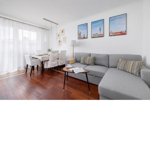 Cozy Apartment with Parking in Kraków by Noclegi Renters