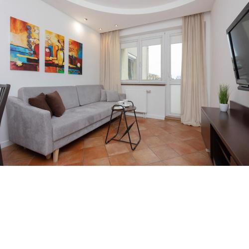 Cozy Apartment with Parking in Warsaw Ursus by Noclegi Renters