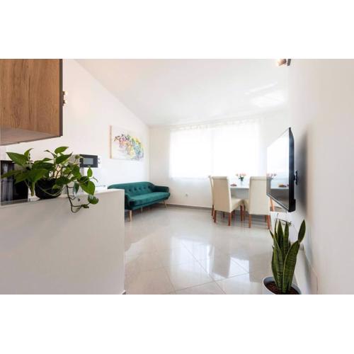 Cozy Apartment with private parking Medulin