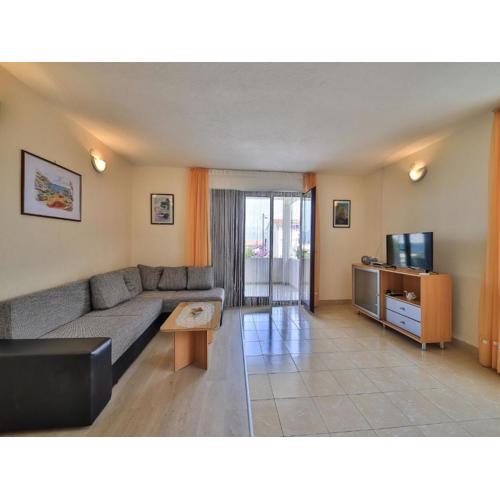 Cozy Beachfront Holiday Home Slatine - Five Bedroom Holiday Home