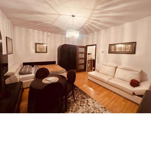 Cozy Centre 2-Rooms Apartment