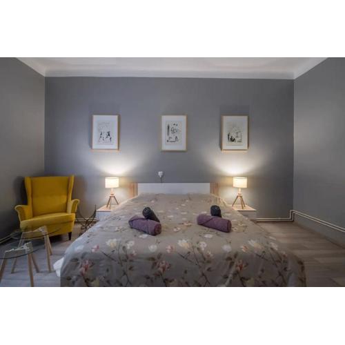 Cozy City Center Apartment