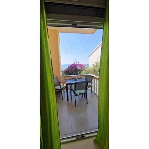 Cozy family apt Iris only 20m from the beach in Mandre