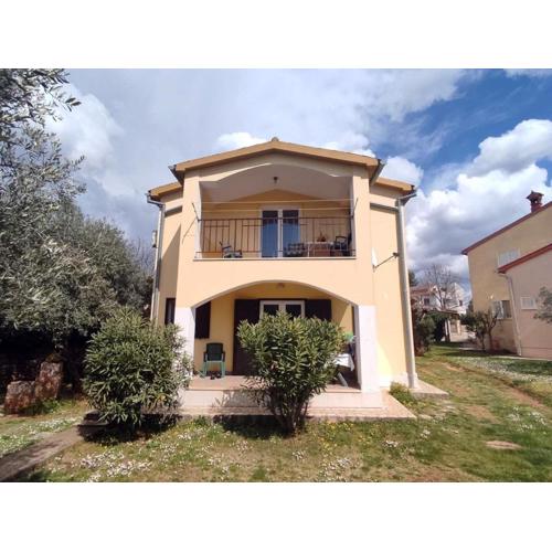 Cozy family-friendly apartment in Vodnjan