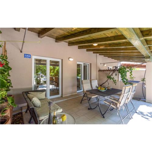 Cozy Home In Barbat With Wifi