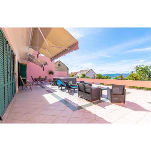 Cozy Home In Brela With Jacuzzi