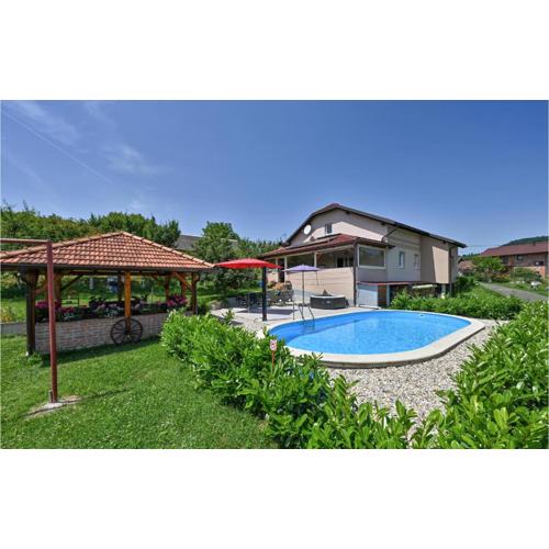 Cozy Home In Breznicki Hum